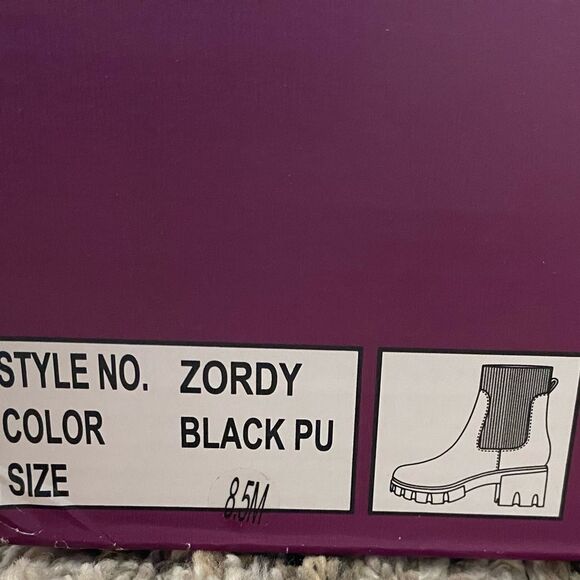 NIB SODA Zordy Heeled Chelsea Boots Black Size 8.5 - Picture 4 of 7